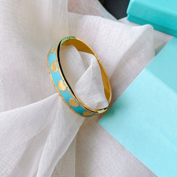 3 tiffan color wide heart bangle bracelets enamel love 2023 women men bangle luxury designer jewelry black plated stainless steel lovers gif
3 tiffan color wide heart bangle bracelets enamel love 2023 women men bangle luxury designer jewelry black plated stainless steel lovers gif