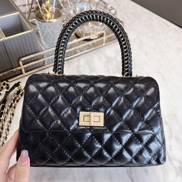 designer bag channes bags 2022 new coco portable women's bag layer cow leather rhombic handle chain bag flip single shoulder messenger
designer bag channes bags 2022 new coco portable women's bag layer cow leather rhombic handle chain bag flip single shoulder messenger