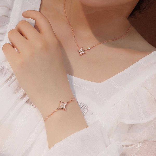 white fritillaria cross flower diamond tiktok natural shell net red jelring petal 14k clover bracelet, Black
white fritillaria cross flower diamond tiktok natural shell net red jelring petal 14k clover bracelet, Black