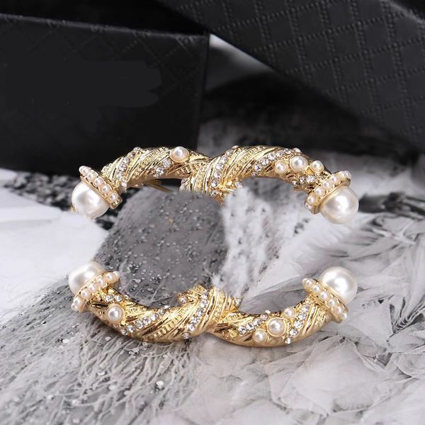 luxury retro double letter brooch designer brand brooches pattern pearl diamond for women charm wedding gift party jewelry accessorie, Gray
luxury retro double letter brooch designer brand brooches pattern pearl diamond for women charm wedding gift party jewelry accessorie, Gray