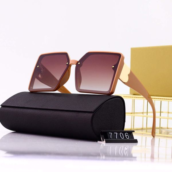 2023 men classic designers brand retro sunglasses for women luxury designer factory eyewear polaroid glass lens big logo sun glasses 4 color, White;black
2023 men classic designers brand retro sunglasses for women luxury designer factory eyewear polaroid glass lens big logo sun glasses 4 color, White;black