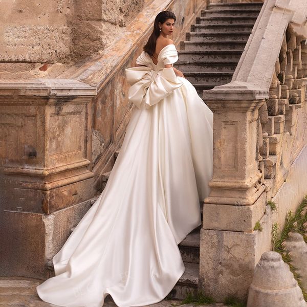 elegant wedding dress 2 in 1 bow sleeveless bride gown 2023 sweetheart off the shoulder satin a-line court train princess vestido de noiva, White
elegant wedding dress 2 in 1 bow sleeveless bride gown 2023 sweetheart off the shoulder satin a-line court train princess vestido de noiva, White