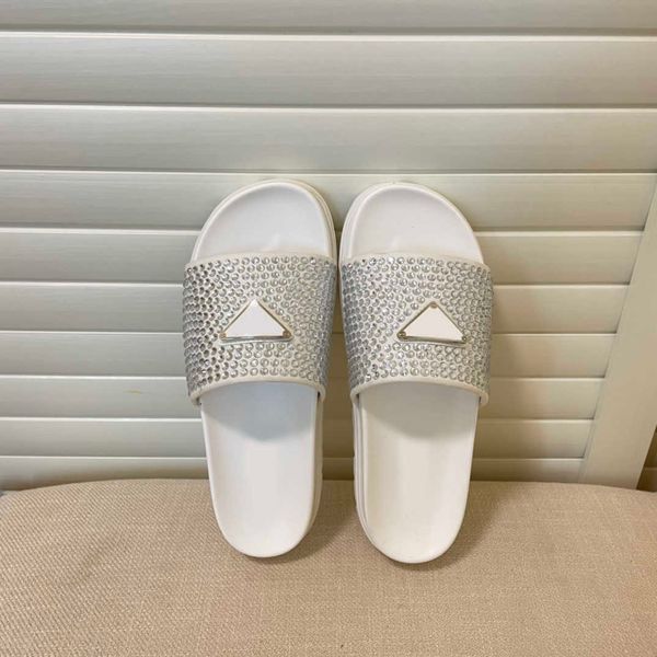 2023 thick soled platform anti slip comfortable diamond slippers fashion women's triangle decoration luxury designer shoes party gift b, Black
2023 thick soled platform anti slip comfortable diamond slippers fashion women's triangle decoration luxury designer shoes party gift b, Black