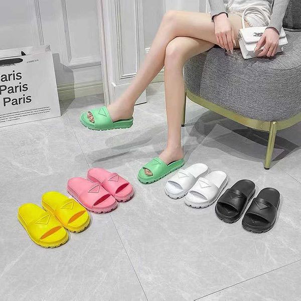 2023 slippers designer men's women's triangle foam rubber same style slipper couple fashion home street shooting sliders, Black
2023 slippers designer men's women's triangle foam rubber same style slipper couple fashion home street shooting sliders, Black