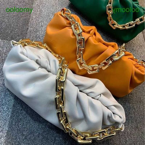 bottgs the cloud gerfans new cowhide chain bag is fashionable versatile wrinkled foreign style one shoulder underarm cocq
bottgs the cloud gerfans new cowhide chain bag is fashionable versatile wrinkled foreign style one shoulder underarm cocq