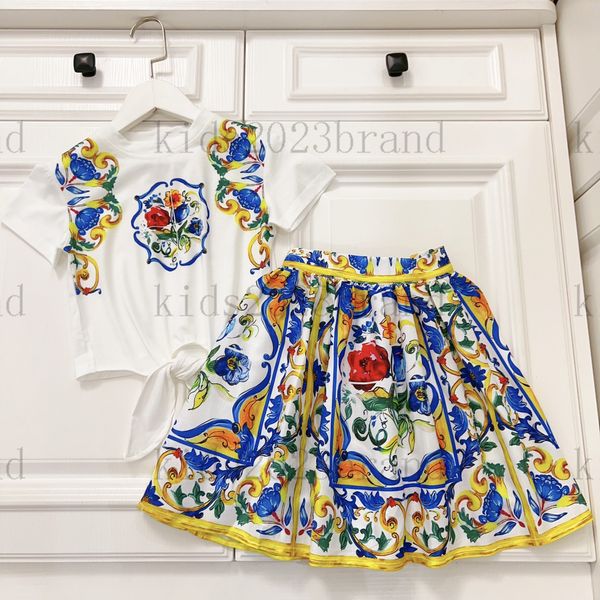 2023 court style girls dresses sets luxury pleated skirts t shirts dress high end children summer designer dress fashion kids sports tracksu, Red;yellow
2023 court style girls dresses sets luxury pleated skirts t shirts dress high end children summer designer dress fashion kids sports tracksu, Red;yellow