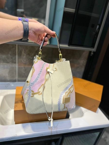 2023ss neonoe mm n40474 bucket bag chains damier azur drawstring tote neo noe handbag inside zipped pocket handbag women's designer bag
2023ss neonoe mm n40474 bucket bag chains damier azur drawstring tote neo noe handbag inside zipped pocket handbag women's designer bag
