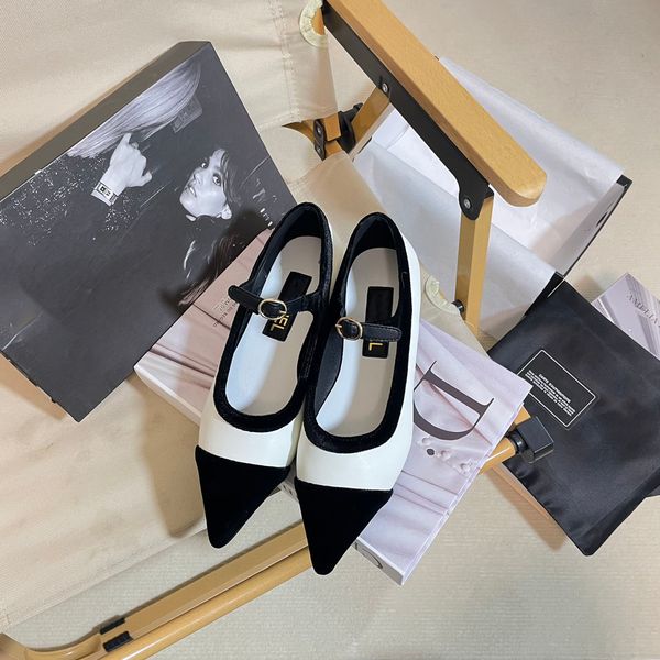2023 designer women's dress shoes level fashion pointed toe single shoes fashion talent's favorite style genuine leather shoe box, Black
2023 designer women's dress shoes level fashion pointed toe single shoes fashion talent's favorite style genuine leather shoe box, Black