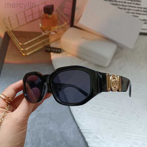 luxury designer versage sunglasses men's women's vercace sunglasses new fashion trend sunglasses vacation sunglasses 31009, White;black
luxury designer versage sunglasses men's women's vercace sunglasses new fashion trend sunglasses vacation sunglasses 31009, White;black