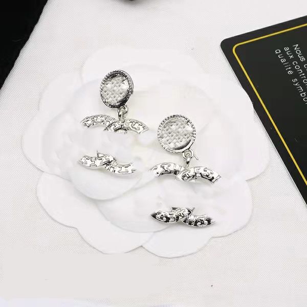 luxury fashion emboss stud earrings letter designer diamond earring pendant for women jewelry accessory gifts, Golden;silver
luxury fashion emboss stud earrings letter designer diamond earring pendant for women jewelry accessory gifts, Golden;silver
