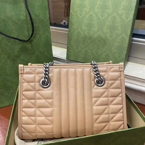 10a classic rhombic pattern, delicate and soft leather bag, luxurys bags
10a classic rhombic pattern, delicate and soft leather bag, luxurys bags