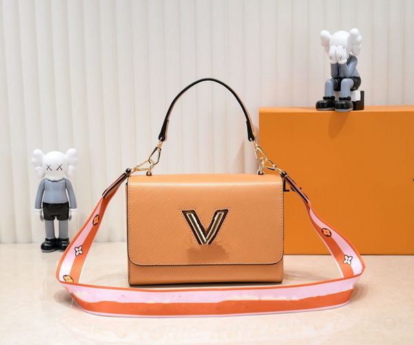 premium leather ladies handbag with one shoulder casual formal armpit straddle classic fashion with box size 23-17-9.5cm 456716
premium leather ladies handbag with one shoulder casual formal armpit straddle classic fashion with box size 23-17-9.5cm 456716