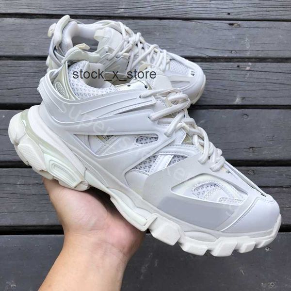 new track 3.0 men women casual shoes triple s sneakers white black leather trainer nylon printed platform sneaker 36-45
new track 3.0 men women casual shoes triple s sneakers white black leather trainer nylon printed platform sneaker 36-45