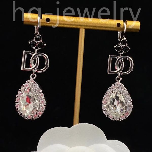 2023 luxury master design earrings, tourist parties,large pearl earrings wedding first fashion jewelry, Golden;silver
2023 luxury master design earrings, tourist parties,large pearl earrings wedding first fashion jewelry, Golden;silver