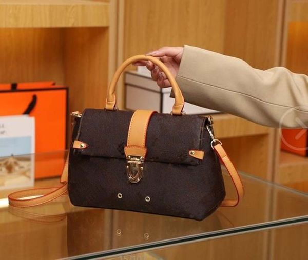 designer bag fashion new high capacity women's bag fashion print handbag leather one shoulder crossbody bag small square bag messenger
designer bag fashion new high capacity women's bag fashion print handbag leather one shoulder crossbody bag small square bag messenger