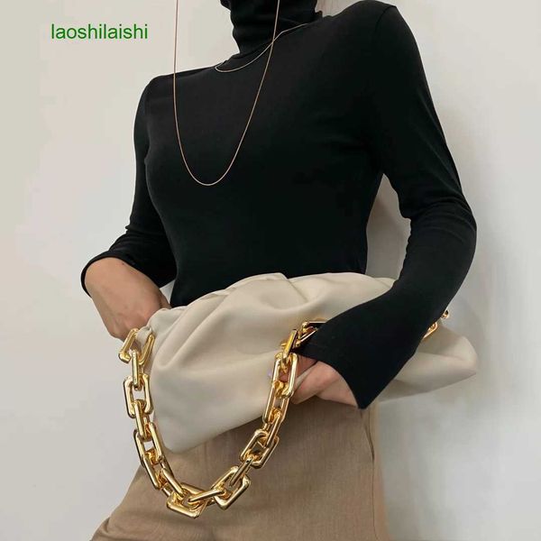 bottgs the cloud anjia same style 2023 spring and summer new thick chain clip bag cowhide women's single-shoulder portable underarm w3n
bottgs the cloud anjia same style 2023 spring and summer new thick chain clip bag cowhide women's single-shoulder portable underarm w3n