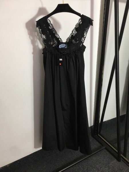 23ss lace suspender dress halter dress maxi dresses womens designer skirt brand elegant temperament lace stitching long skirt women clothes, Black;gray
23ss lace suspender dress halter dress maxi dresses womens designer skirt brand elegant temperament lace stitching long skirt women clothes, Black;gray