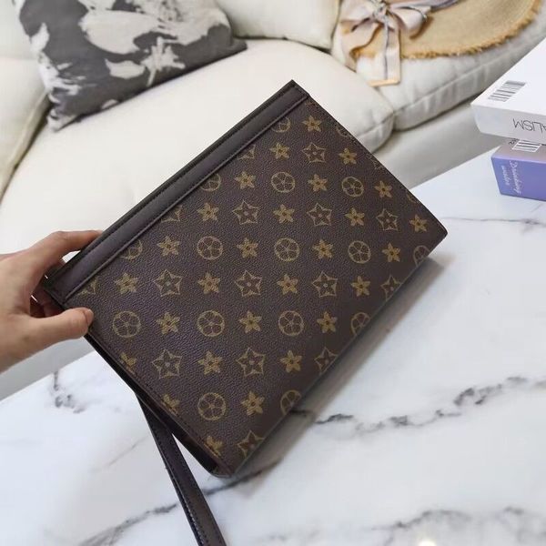 2023 qualitys hand bag travel toiletry pouch 26cm protection makeup clutch men women leather waterproof cosmetic bags for womens bags
2023 qualitys hand bag travel toiletry pouch 26cm protection makeup clutch men women leather waterproof cosmetic bags for womens bags