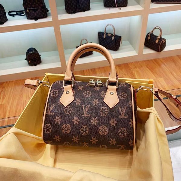 2022 classic traveler speedy bag 30cm fashion women shoulderbag mono pillow totes handbags crossbody coin purse
2022 classic traveler speedy bag 30cm fashion women shoulderbag mono pillow totes handbags crossbody coin purse