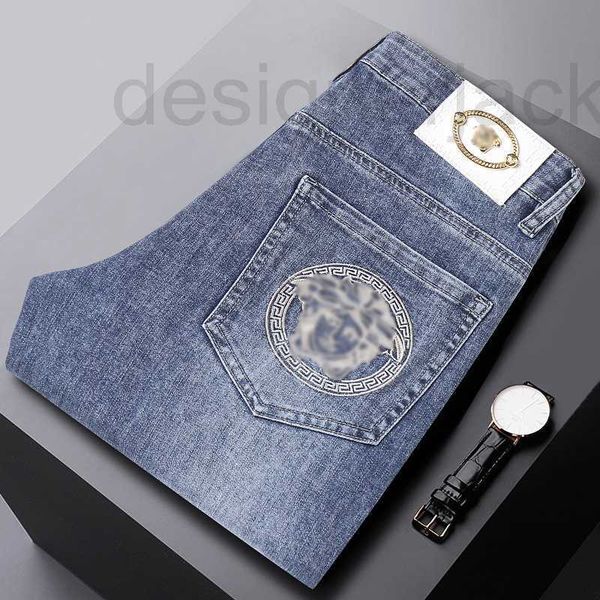 men's jeans designer light luxury embroidery high-end brand jeans men's korean version slim straight leggings e844, Blue
men's jeans designer light luxury embroidery high-end brand jeans men's korean version slim straight leggings e844, Blue
