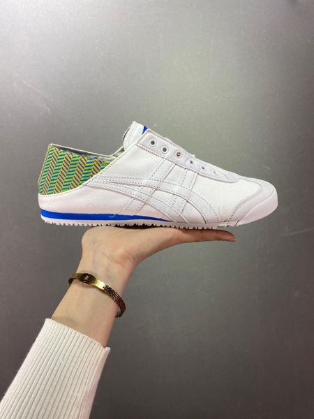 2023 summer fashion football shoes running shoes men outdoor sports white 
2023 summer fashion football shoes running shoes men outdoor sports white