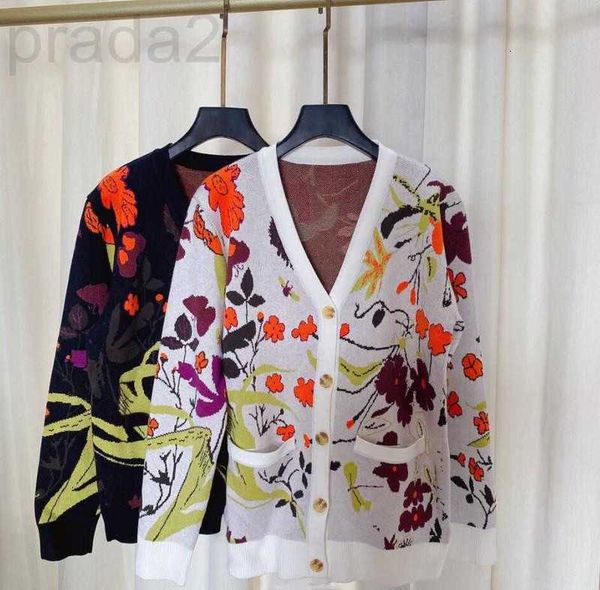 women's sweaters designer 2022 women's spring and autumn luxury accessories sweater coat knitted cardigan v-neck floral print 717, White;black
women's sweaters designer 2022 women's spring and autumn luxury accessories sweater coat knitted cardigan v-neck floral print 717, White;black
