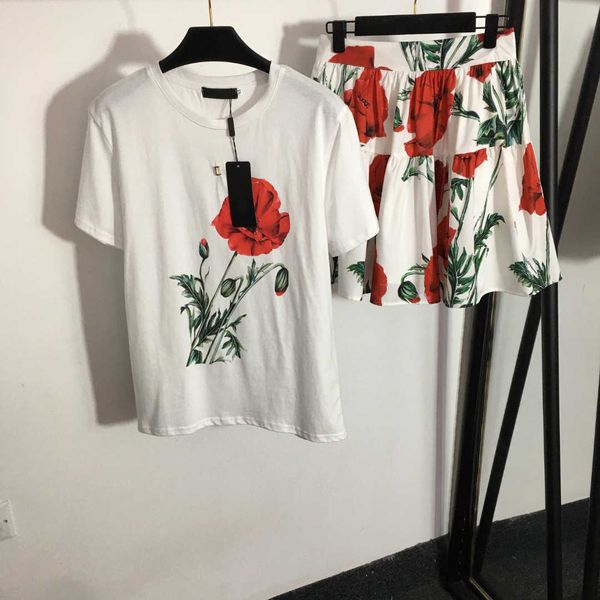 23ss skirt set t-shirt short skirt suit designer skirts red flower print cotton short sleeve t-shirt pleated short skirts sets women clothes, White
23ss skirt set t-shirt short skirt suit designer skirts red flower print cotton short sleeve t-shirt pleated short skirts sets women clothes, White