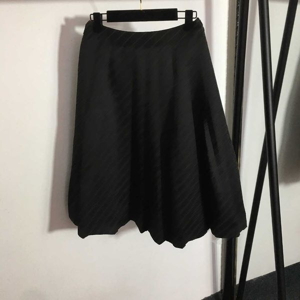 23ss brand womens designer skirt pleated skirt classic jacquard monogram high-waisted pleated half skirts side zipper women clothes, Black
23ss brand womens designer skirt pleated skirt classic jacquard monogram high-waisted pleated half skirts side zipper women clothes, Black