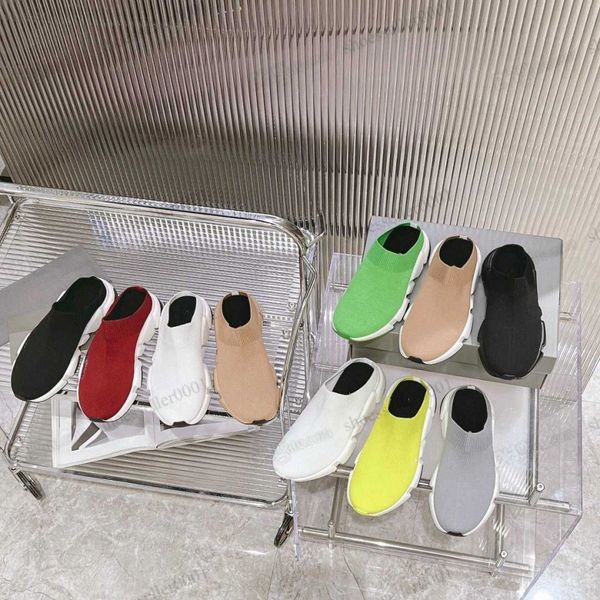 designer speed sock slippers slides black white red green beige yellow casual shoes socks speeds slipper trainers mens women knit ankle shoe 
designer speed sock slippers slides black white red green beige yellow casual shoes socks speeds slipper trainers mens women knit ankle shoe
