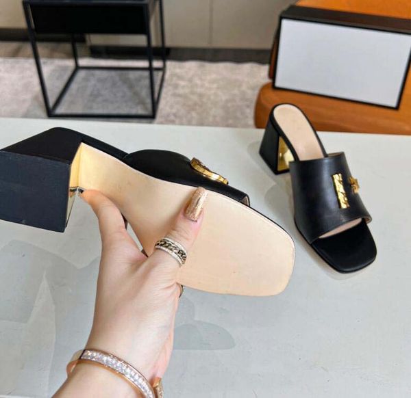 spring 2023 new crystal diamond slippers iconic triangular logo square head high-heeled women shoes size 35-43, Black
spring 2023 new crystal diamond slippers iconic triangular logo square head high-heeled women shoes size 35-43, Black
