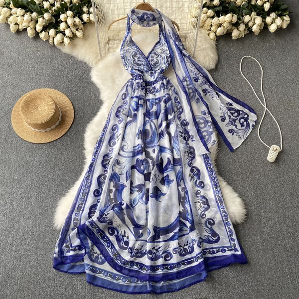 french neck strap open back dress v neck sleeveless ins snow spin print holiday dress swing over knee long dress, Black;gray
french neck strap open back dress v neck sleeveless ins snow spin print holiday dress swing over knee long dress, Black;gray