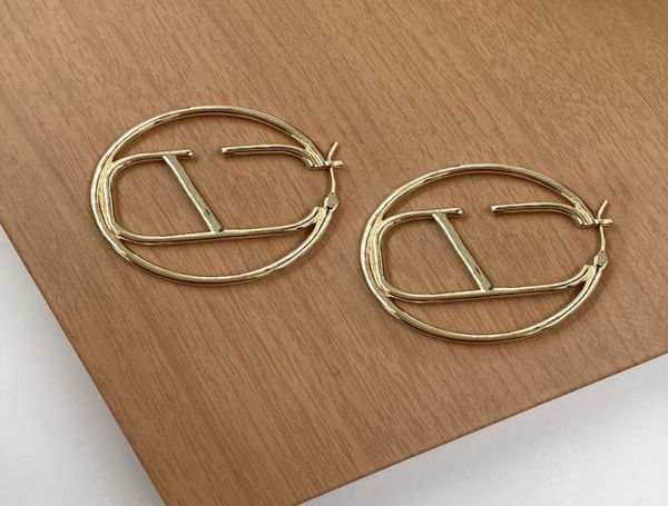 fashion designer gold hoop earrings for women lovers couple gift ladies weddings gifts jewelry with box nrj1674511, Golden;silver
fashion designer gold hoop earrings for women lovers couple gift ladies weddings gifts jewelry with box nrj1674511, Golden;silver