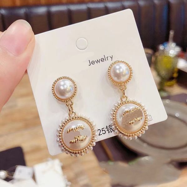 fashion luxury large pearl stud earrings designer letter pendant earring for women jewelry accessory gifts s925 silver needle, Golden;silver
fashion luxury large pearl stud earrings designer letter pendant earring for women jewelry accessory gifts s925 silver needle, Golden;silver