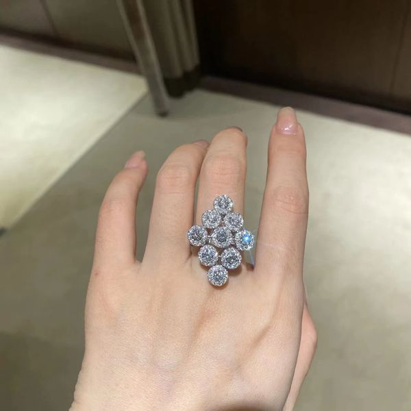 full diamond rhombus designer band rings for women simple fashion elegant shining crystal stone cz zircon silver ring jewelry
full diamond rhombus designer band rings for women simple fashion elegant shining crystal stone cz zircon silver ring jewelry
