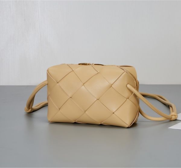 bv's camera bags leather weaving crossbody bag mini intreccio series mobile shoulder bag zipper purses designer 10a soft composite shee
bv's camera bags leather weaving crossbody bag mini intreccio series mobile shoulder bag zipper purses designer 10a soft composite shee