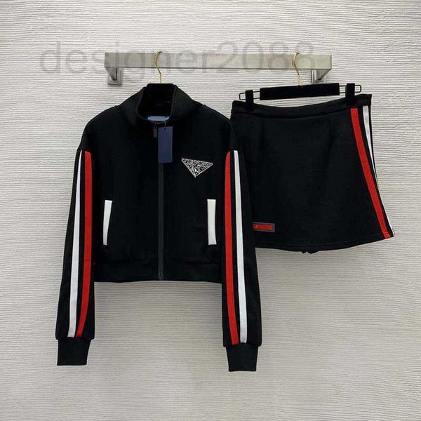 women's tracksuits designer fashionable contrast hem with inverted triangle logo badge at chest, zippered lapel short jacket high waist, Gray
women's tracksuits designer fashionable contrast hem with inverted triangle logo badge at chest, zippered lapel short jacket high waist, Gray