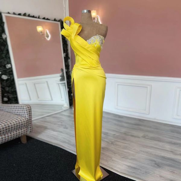 yellow mermaid prom dresses satin pleat beads strapless high side split formal party eevning dress robe de soiree custom, Black
yellow mermaid prom dresses satin pleat beads strapless high side split formal party eevning dress robe de soiree custom, Black