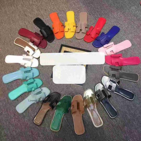 2021 beach classic flat luxurys designers woman slipper sandals summer lady cartoon big head slippers leather brands bath fashion women wome, Black
2021 beach classic flat luxurys designers woman slipper sandals summer lady cartoon big head slippers leather brands bath fashion women wome, Black