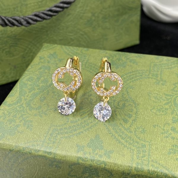 chic double letter charm earrings with gift box embossed stamp studs eardrop dangler for women party anniversary-12, Golden;silver
chic double letter charm earrings with gift box embossed stamp studs eardrop dangler for women party anniversary-12, Golden;silver
