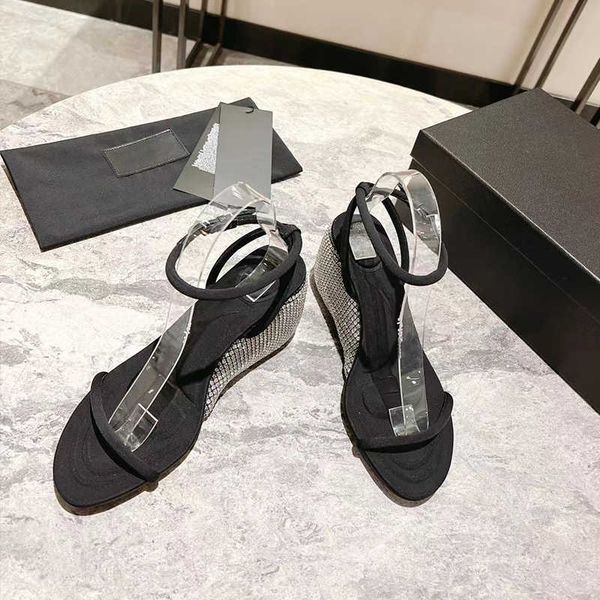 dress shoes diamond word with high heels female new open -toe letters buckle black slopes heel sandals female g230325
dress shoes diamond word with high heels female new open -toe letters buckle black slopes heel sandals female g230325