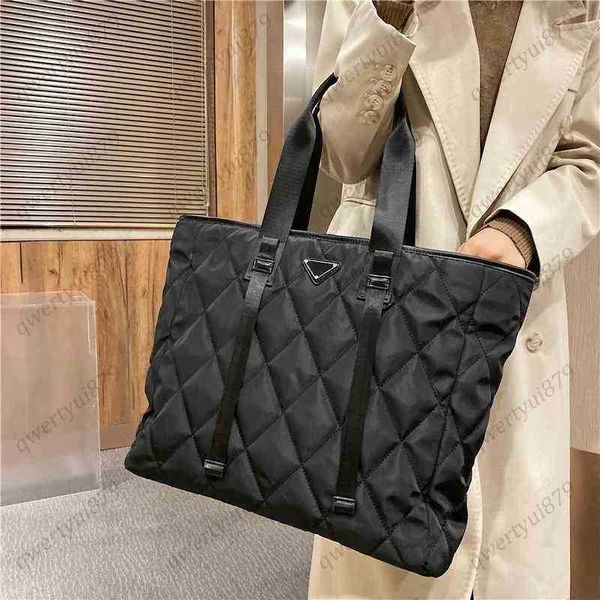 day packs new luxury designer women's big tote bag rhombus check shoulder s large capacity ladies handbags nylon shopper 2 colors j0510
day packs new luxury designer women's big tote bag rhombus check shoulder s large capacity ladies handbags nylon shopper 2 colors j0510