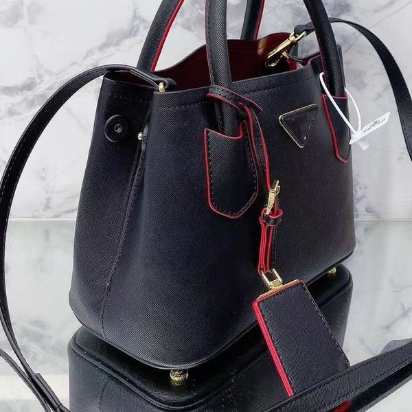 the new female bag web celebrity in higher sense of triangle killer cross grain leather handbags standard lapinclined shoulder bag
the new female bag web celebrity in higher sense of triangle killer cross grain leather handbags standard lapinclined shoulder bag