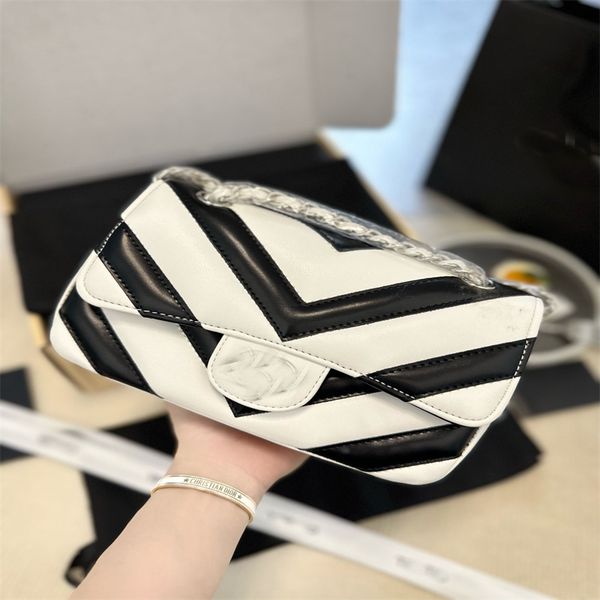 handbags fashion women's bag versatile fashion women's bag black and white crossbody bag diamond checker shoulder bag
handbags fashion women's bag versatile fashion women's bag black and white crossbody bag diamond checker shoulder bag