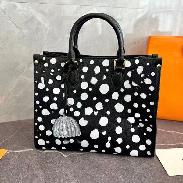 luxury designer fashion women shopping bag tote woman handbag purse shoulder flower printed embossed graffiti
luxury designer fashion women shopping bag tote woman handbag purse shoulder flower printed embossed graffiti