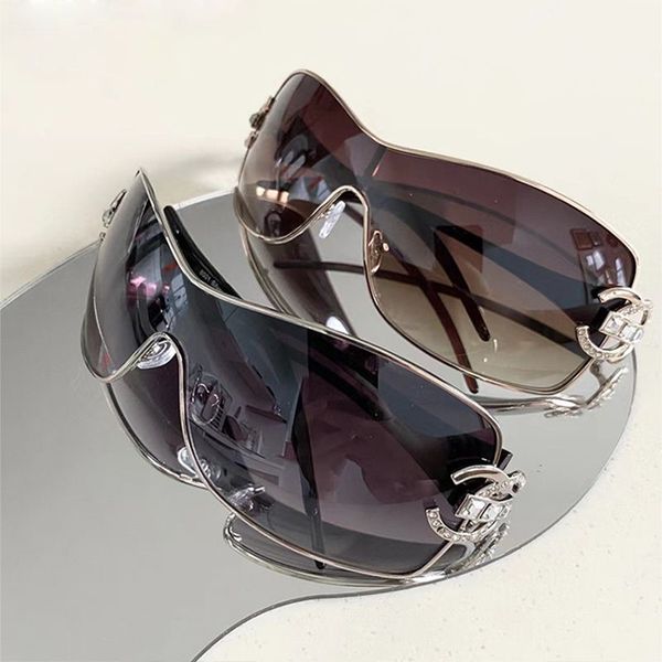 2000's retro one piece sunglass women luxury oversized wrap around sun glasses uv400 ladies 2023 new fashion eyewear shades 04, White;black
2000's retro one piece sunglass women luxury oversized wrap around sun glasses uv400 ladies 2023 new fashion eyewear shades 04, White;black