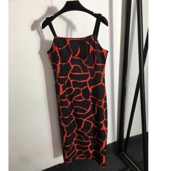 23ss leopard print dress halter dress maxi dresses womens designer skirt brand fashion irregular printing temperament sling skirts women clo, Black;gray
23ss leopard print dress halter dress maxi dresses womens designer skirt brand fashion irregular printing temperament sling skirts women clo, Black;gray