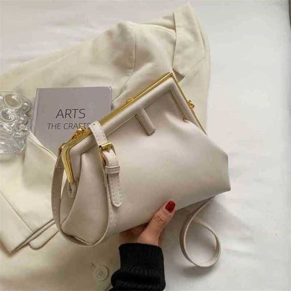 luxury designer new women's handbag personality popular korean shoulder novel style women's bag7o7n
luxury designer new women's handbag personality popular korean shoulder novel style women's bag7o7n