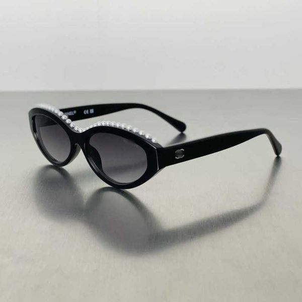 luxury designer new sunglasses 23 frame pearl border cat's eye french premium ch9110, White;black
luxury designer new sunglasses 23 frame pearl border cat's eye french premium ch9110, White;black