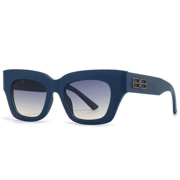 luxury designer new sunglasses 0272 with fashionable street p hip-hop small frame for men women, White;black
luxury designer new sunglasses 0272 with fashionable street p hip-hop small frame for men women, White;black