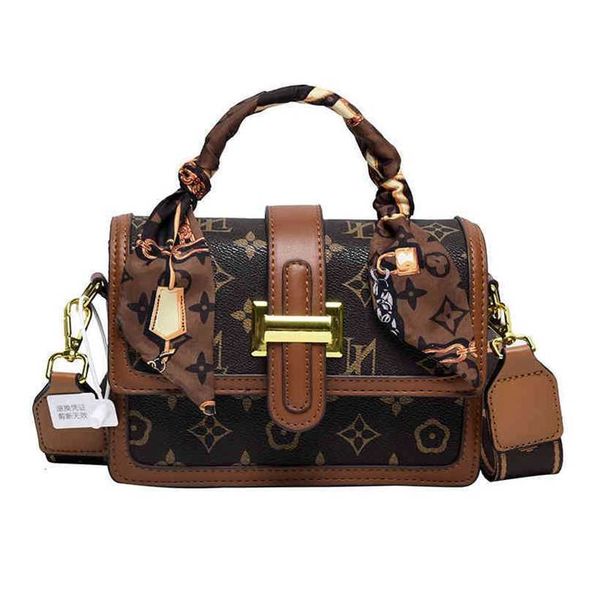 women's luxury designer new summer handbag small women's early spring wide shoulder belt red portable shoulder messenger
women's luxury designer new summer handbag small women's early spring wide shoulder belt red portable shoulder messenger